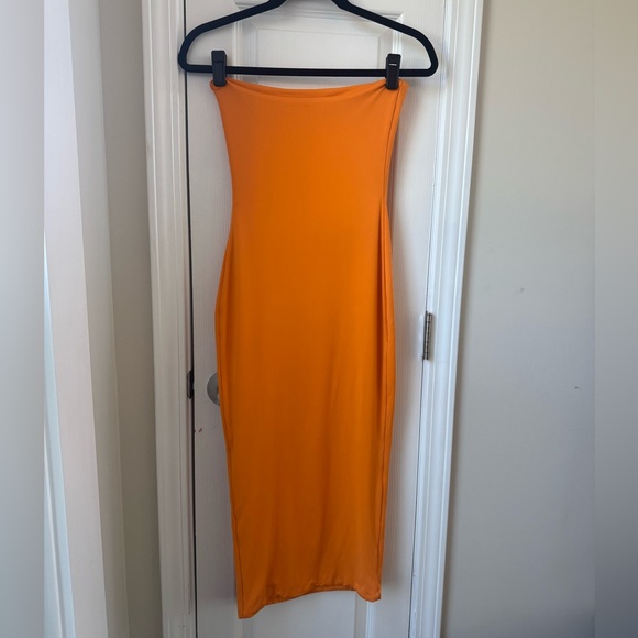 MESHKI Strapless Orange Bodycon Midi Dress Size Small - Picture 3 of 5